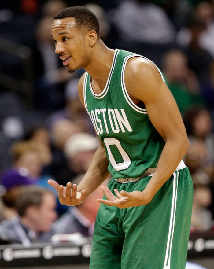 Avery-Bradley-2015-0330-foul-face-react.jpg
